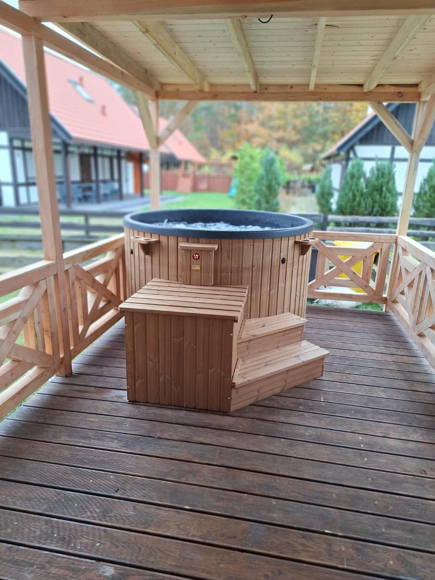 Pastelowy Domek Z Balia Elektryczna Z Jacuzzi Zalakowo Dış mekan fotoğraf